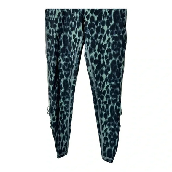 1912. VICTORIA’S SECRET LEOPARD PRINT MESH PANEL LEGGINGS SIZE 6‎ GREEN/BLACK - Picture 3 of 7